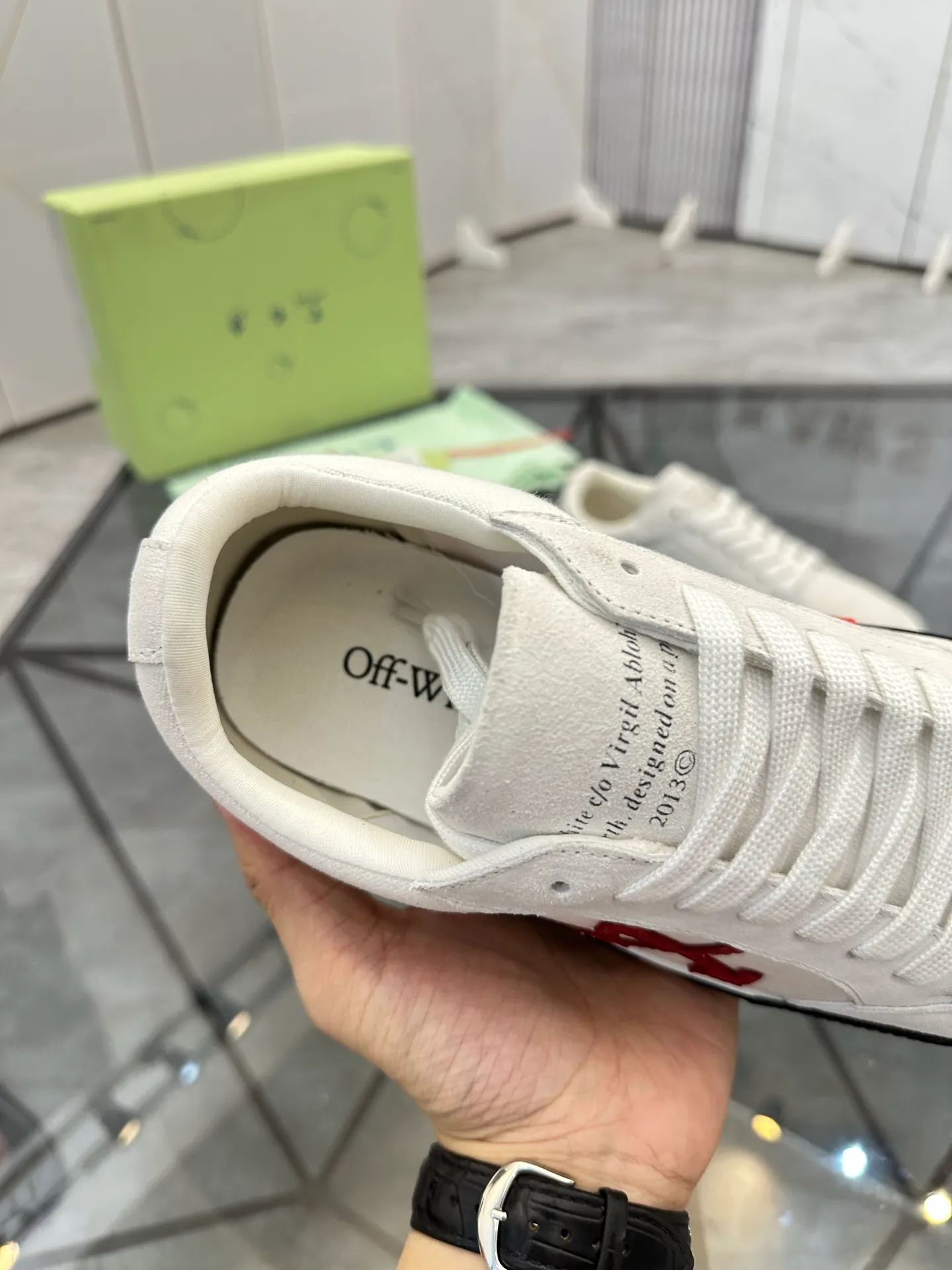 Selling men's shoes 💰: 💰P440¥ Product trademark: OFF WHITE * "OFF WHITE*" low-top casual shoes Regular size: 35-45 (can be customized to 46) Couple style Product materials: imported nubuck leather upper spliced ​​with original fabric, breathable lining, original outsole. No.: H203